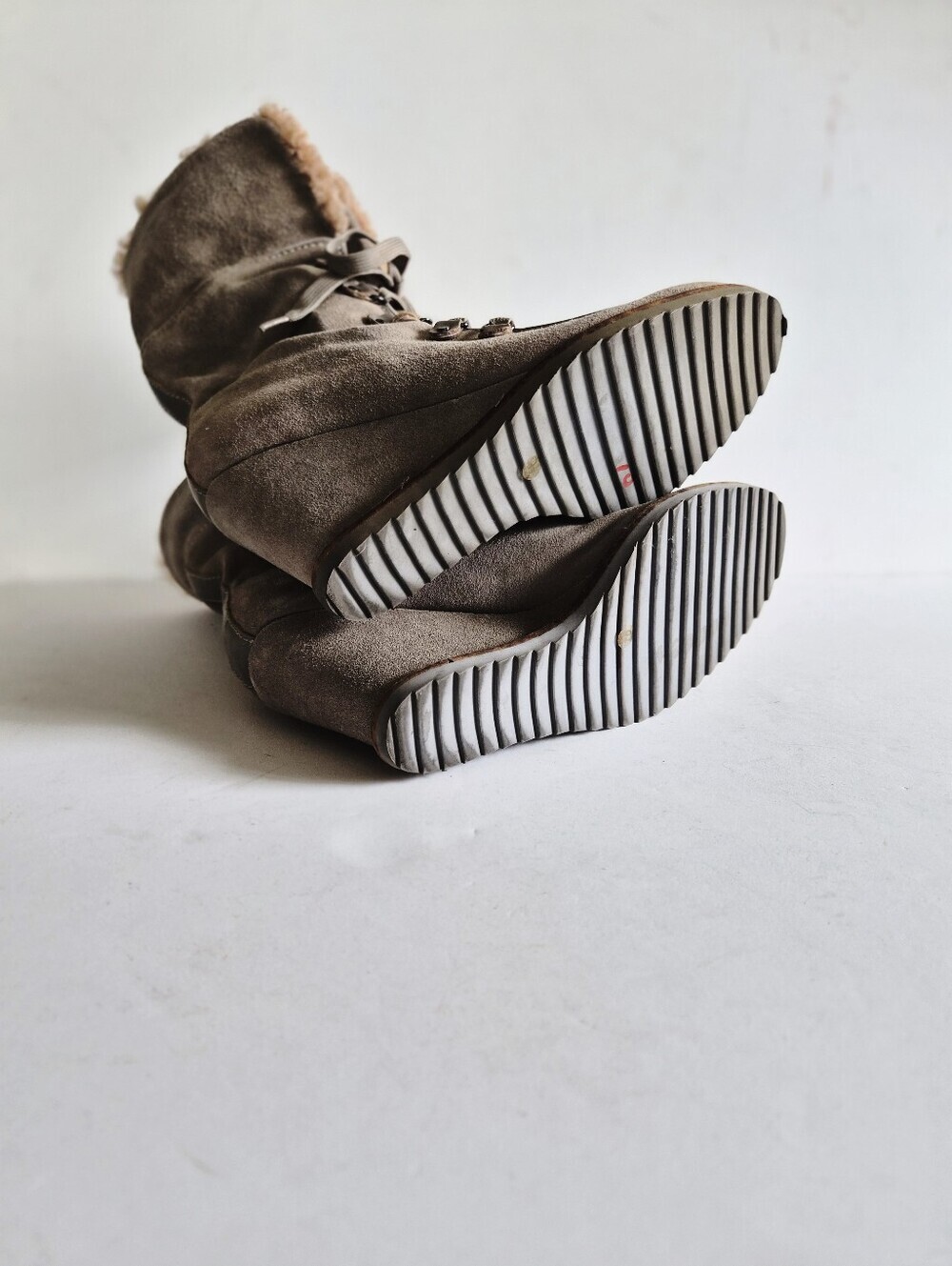 Charles David Taupe Gray Suede Lace Up Sherpa Boots Size 9.5 Boho Luxe - Picture 9 of 13